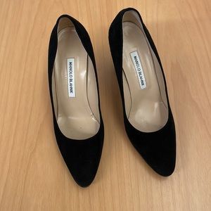 Manolo Blahnik suede heels size 39